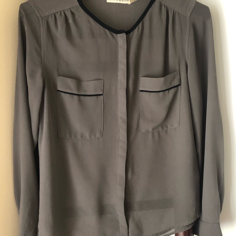 Rhyme + Echo sheet button down